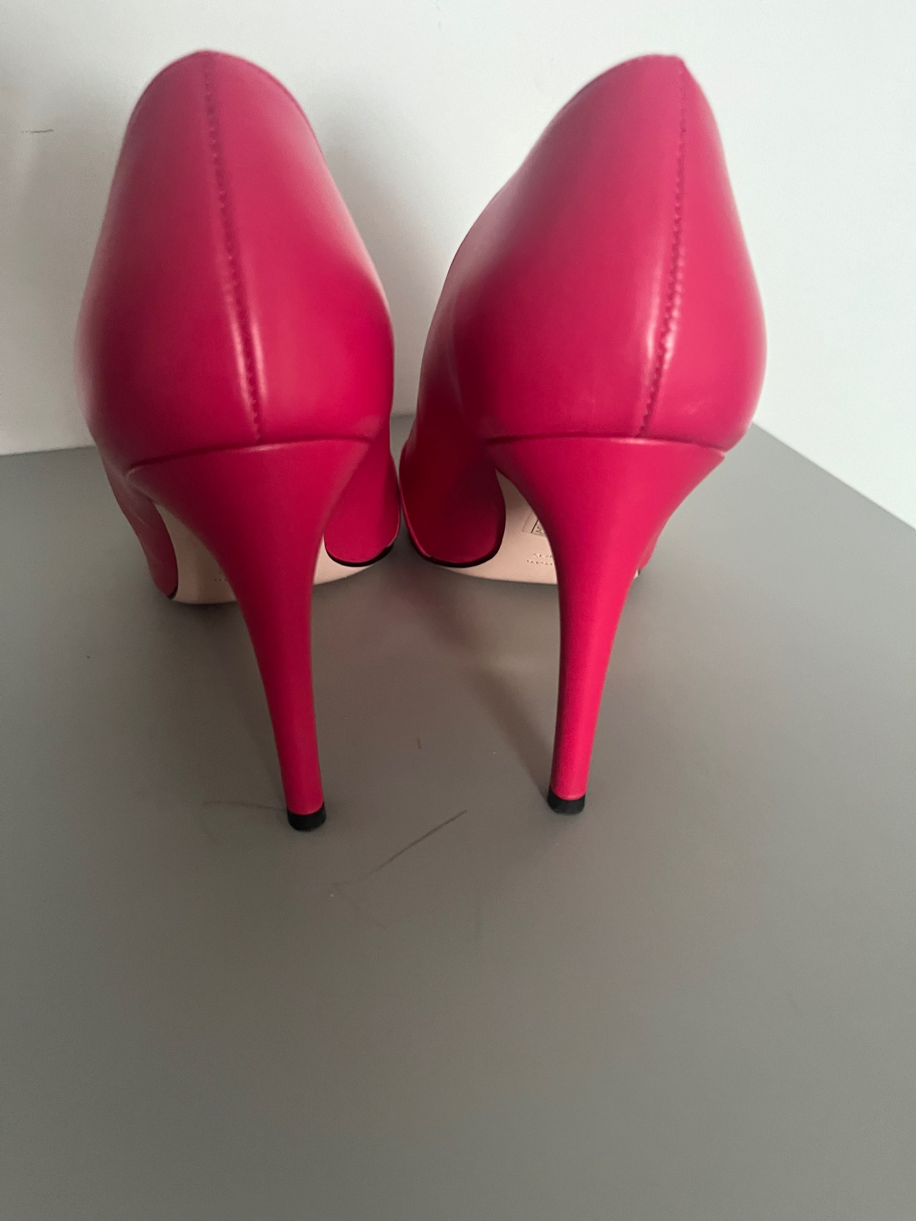 Szpilki Red Valentino