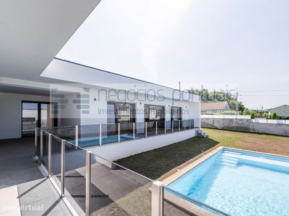 Moradia térrea T3 com piscina