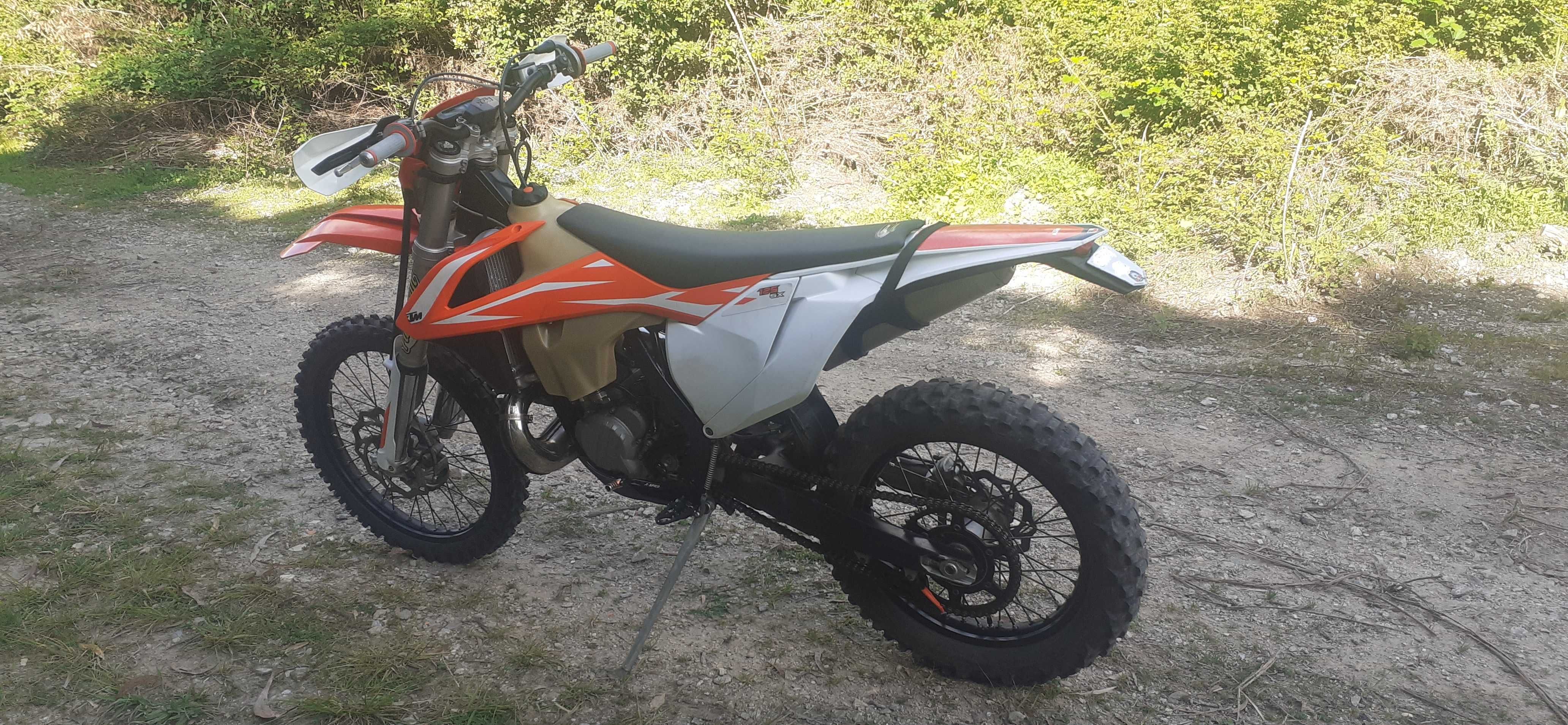 KTM EXC 250 2T modelo de 2017