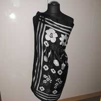czarno biała apaszka - chusta w kwiaty, nowa, kwadratowa, ok 86 cm