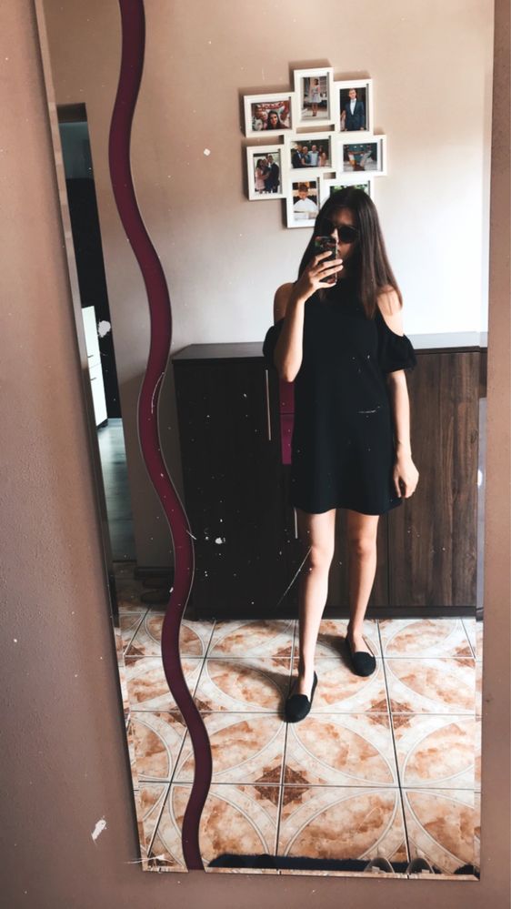 Czarna, krótka sukienka