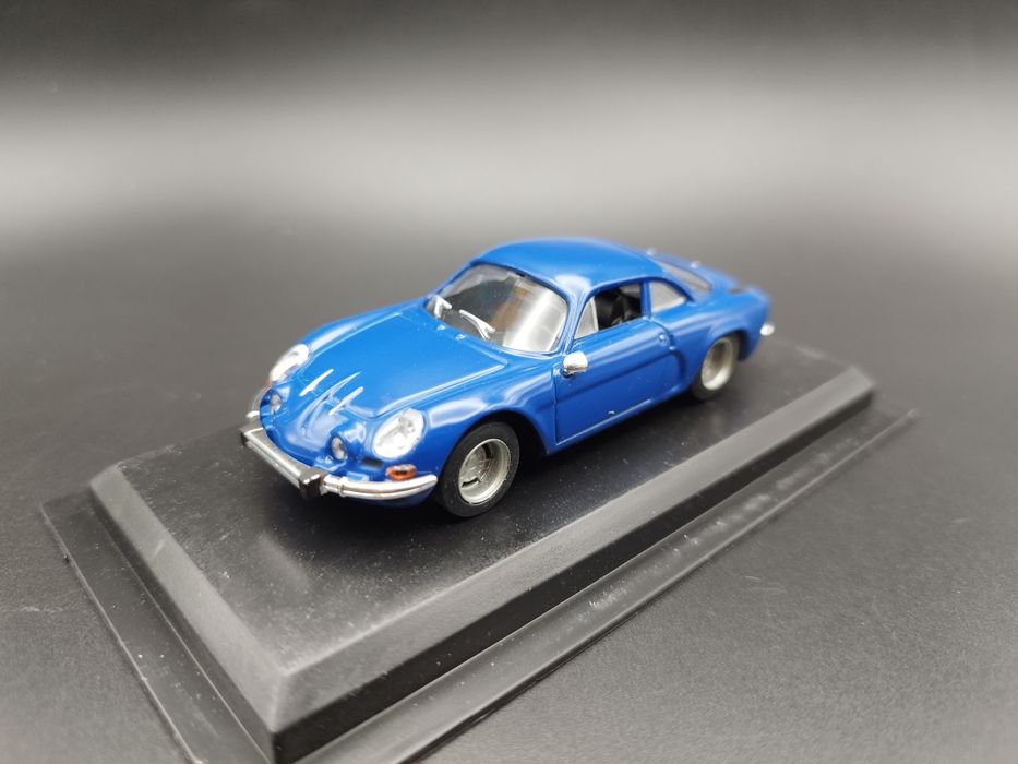 1:43 AmerCom 1969 Renault Alpine A110 model
