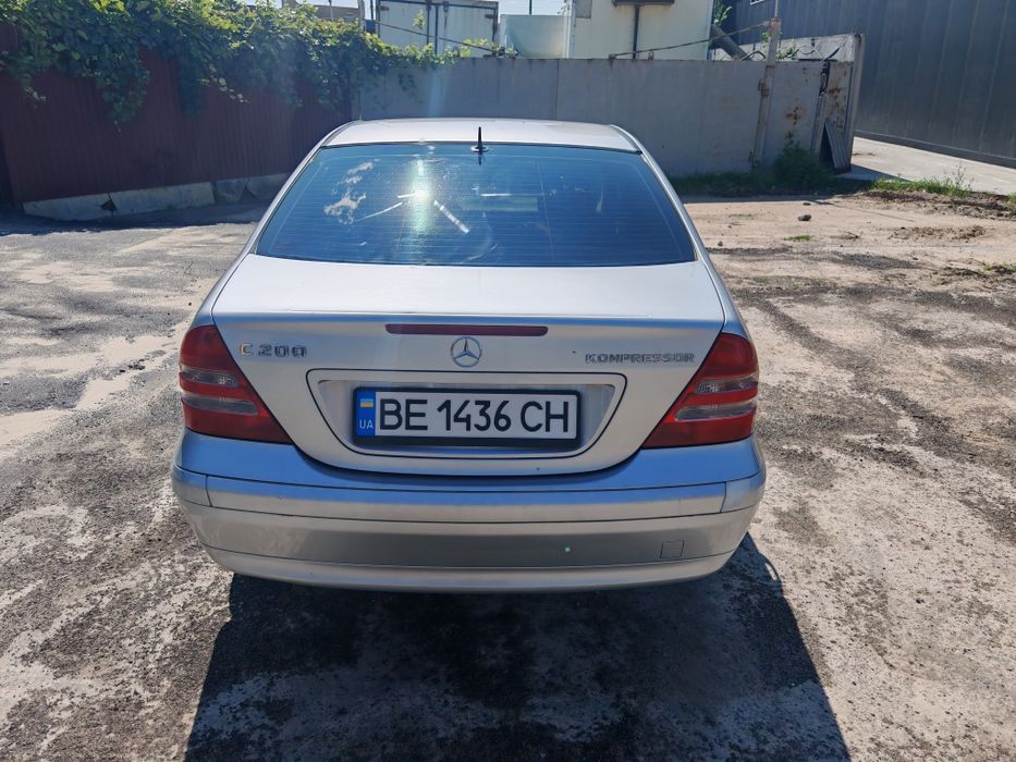 Mercedes-Benz w203 C-Class