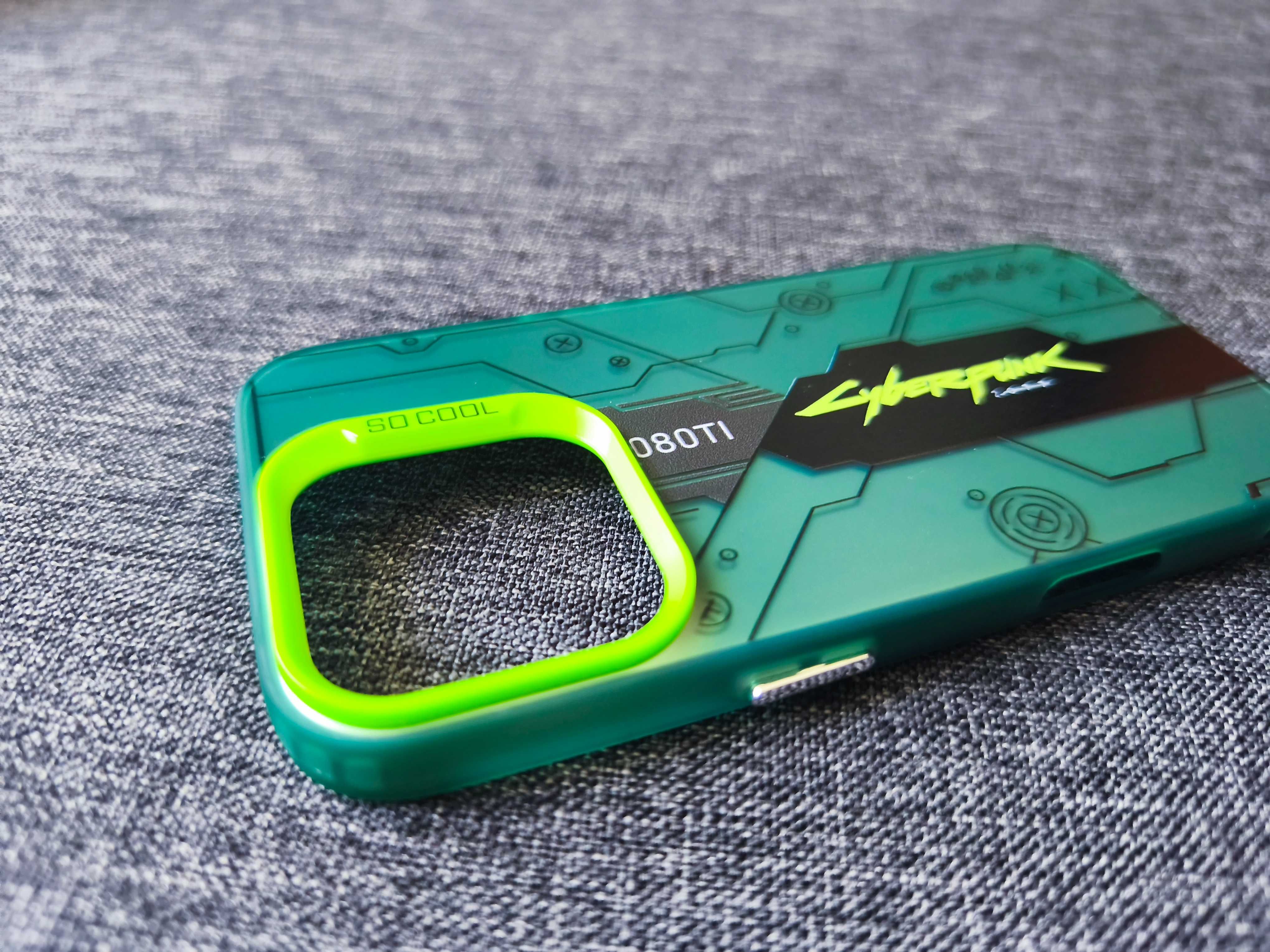 NOWE Etui Pokrowiec Plecki iPhone 16 Pro CYBERPUNK 2077
