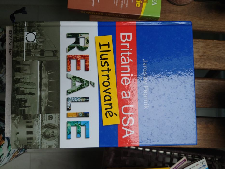 Ilustrowana książka o historii USA i Wielkiej Brytanii po angielsku