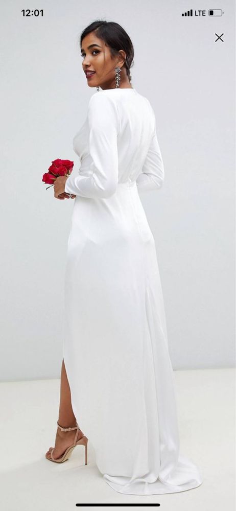 Свадебное платье с глубоким вырезом и запахом ASOS Bride Edition