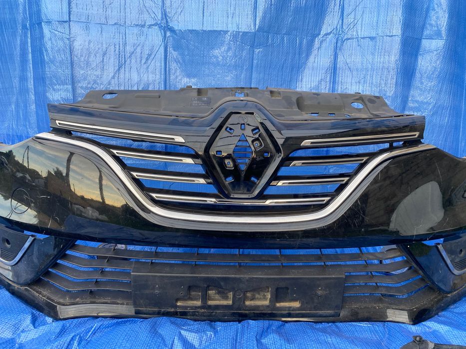 RENAULT MEGANE IV 4 zderzak przód przedni