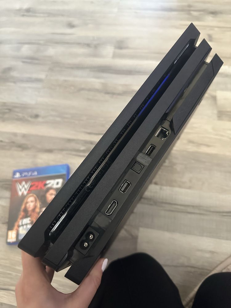 Набір консоль Ps4pro 1 Tb