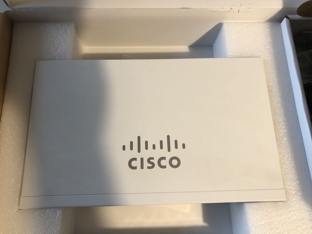 Комутатор (PoE) Cisco CBS110-16PP