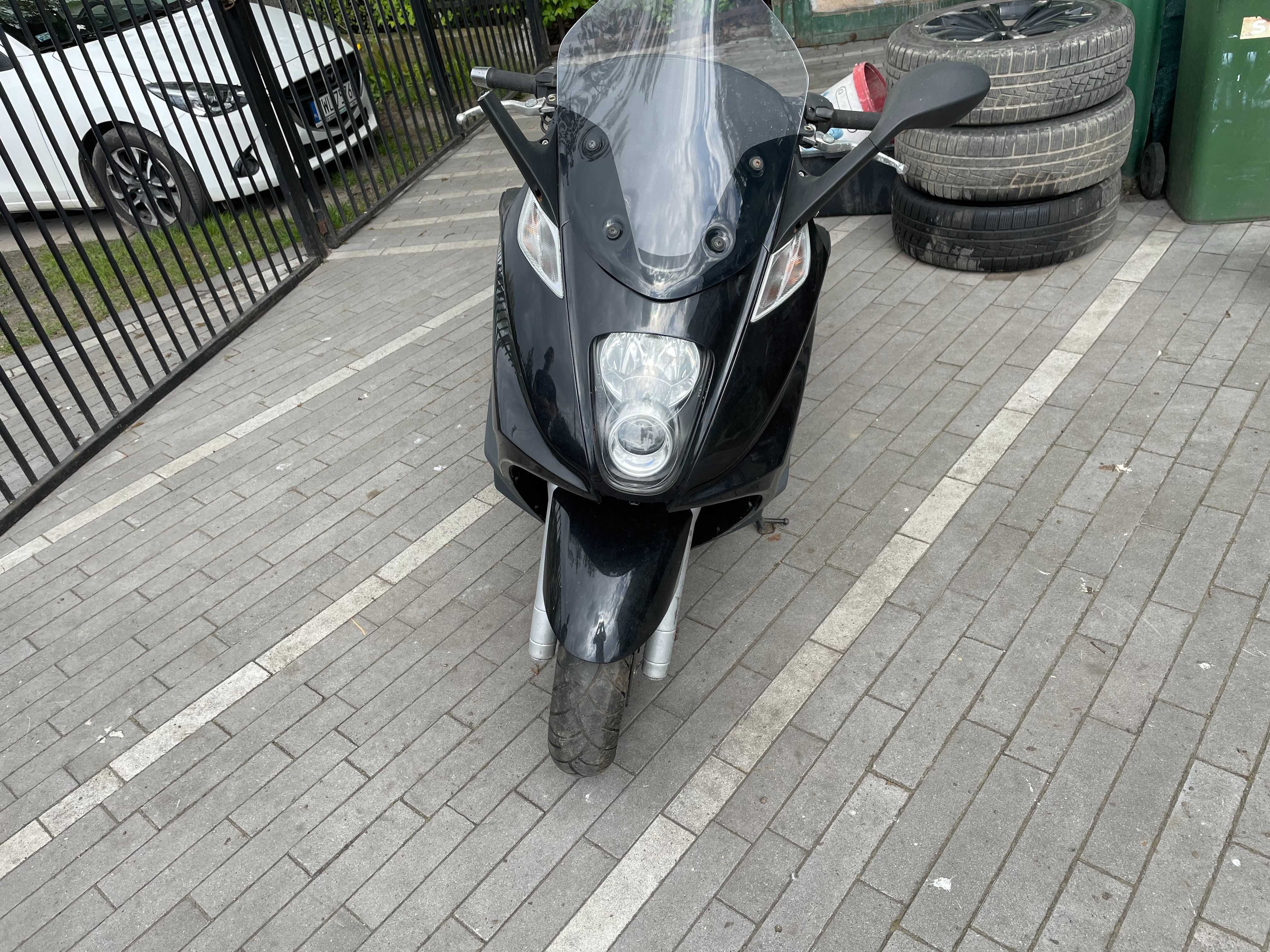 Skuter Gilera GP800