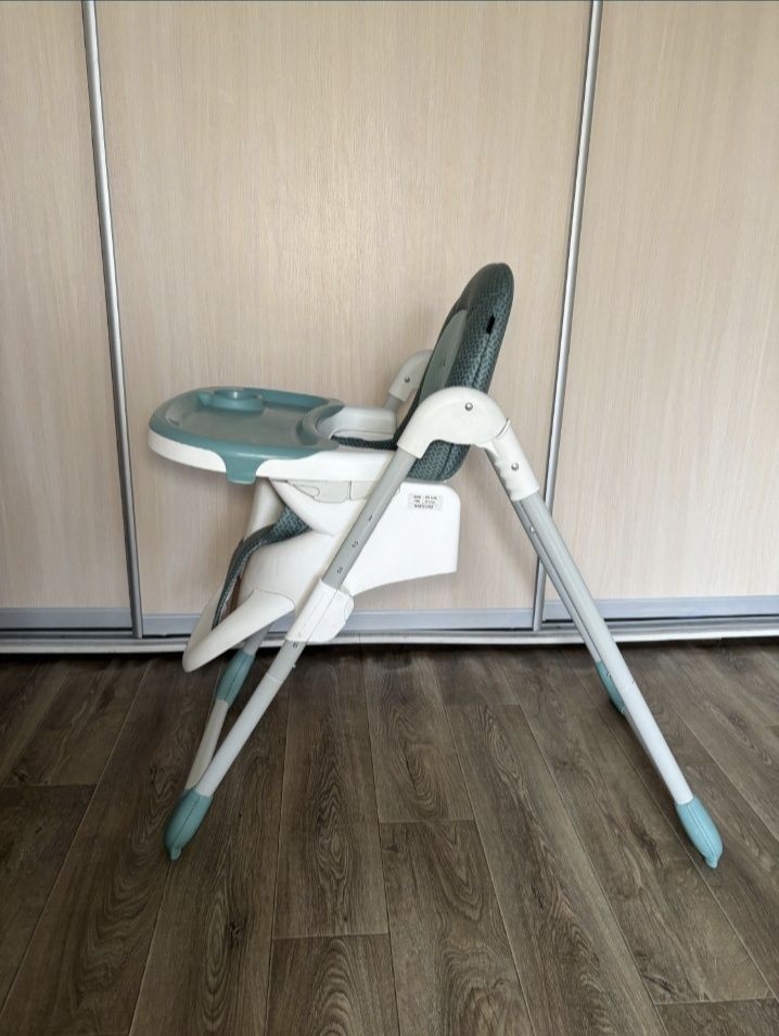 Годувальний столик