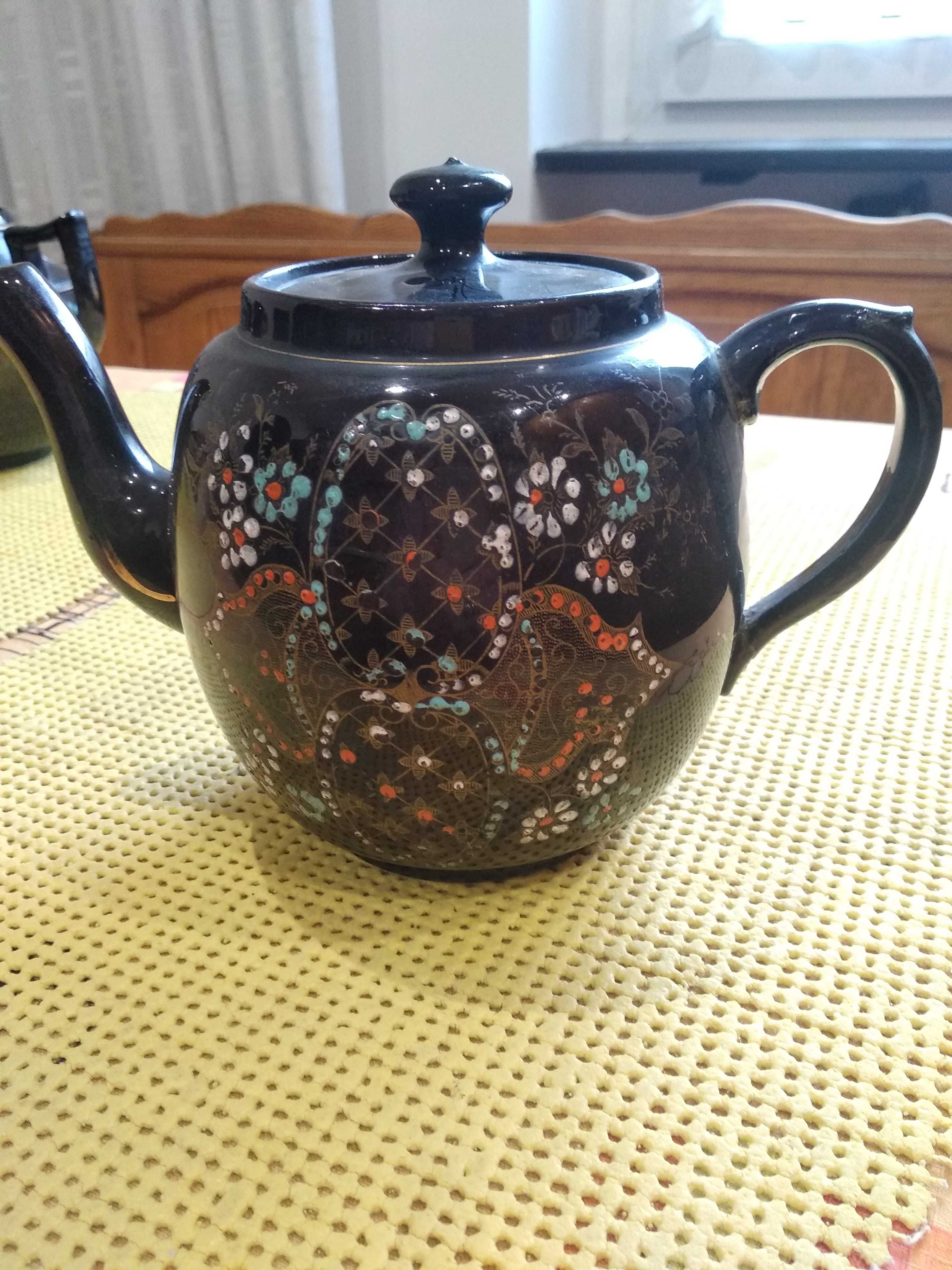 Piękne stare ręcznie malowane dzbanki do herbaty made in England.