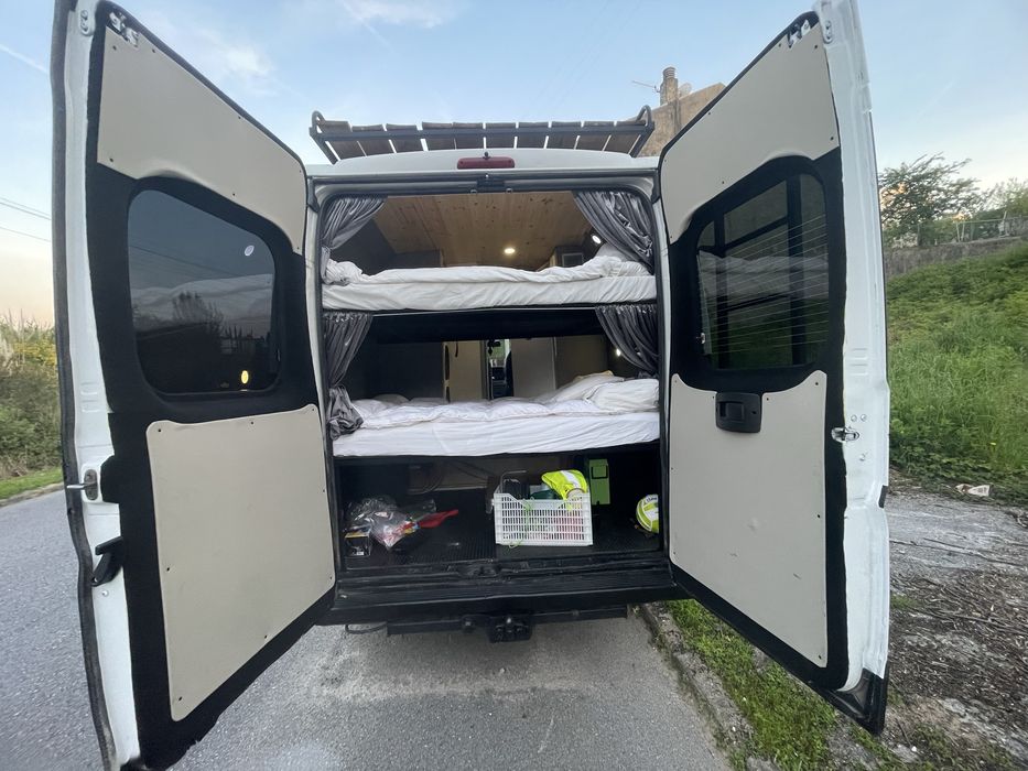 Autocaravana Peugeot Boxer 2 camas casal