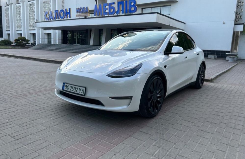 TESLA Y performance