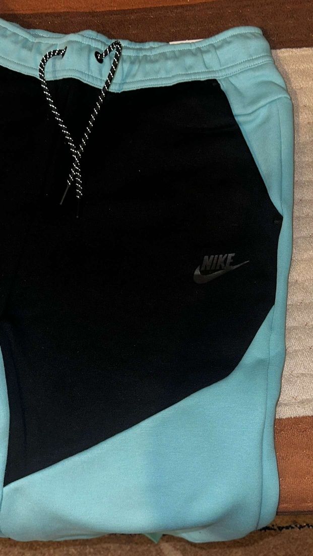 Spodnie Nike Tech Fleece