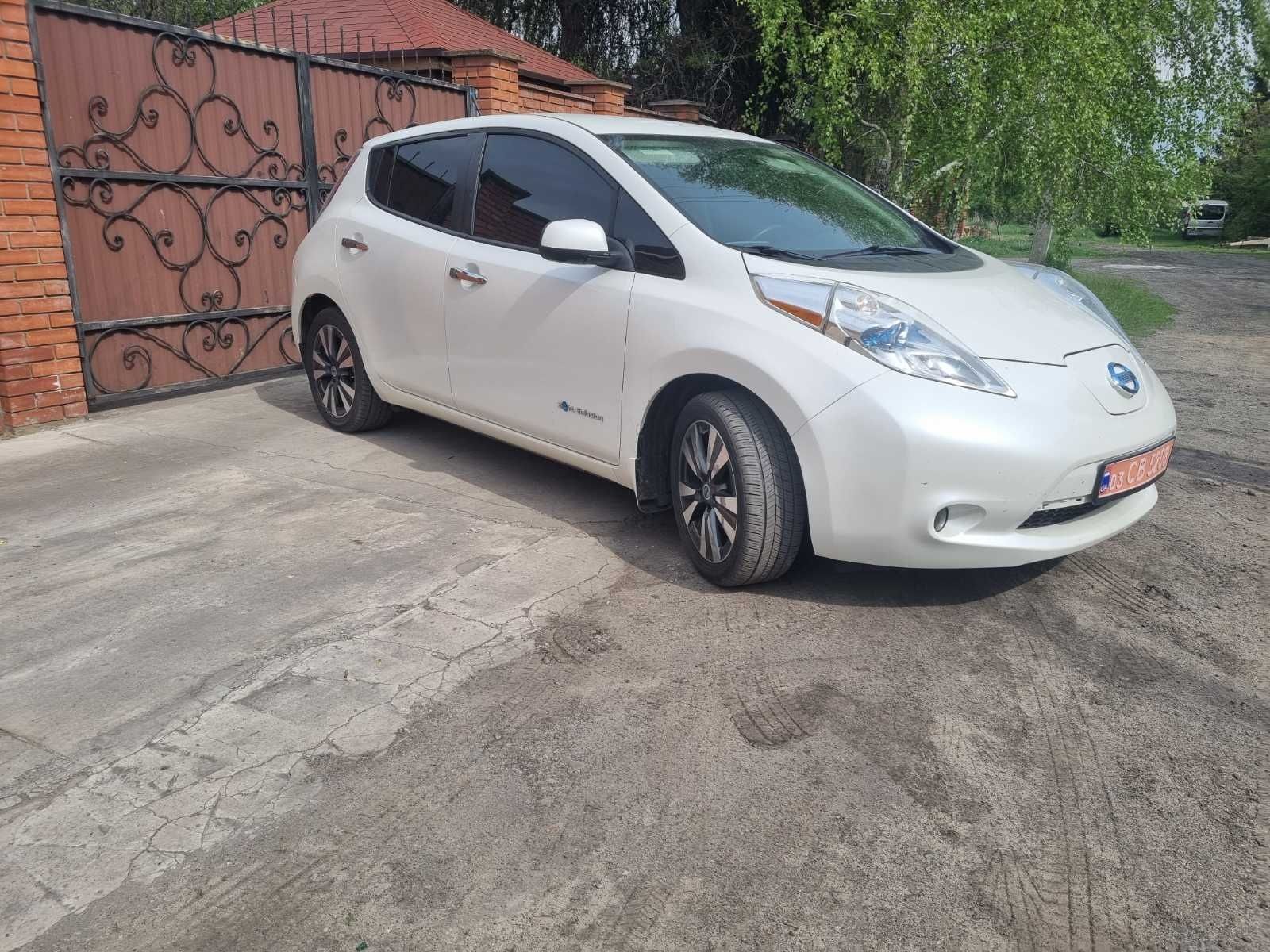 Nissan Leaf 2014 год