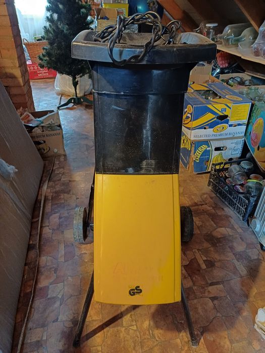 Продам електричний садовий подрібнювач AL-KO