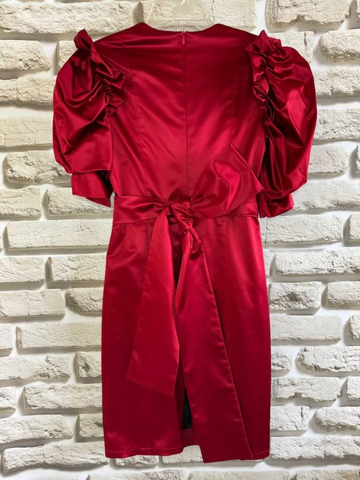 Moschino. Святкове плаття. Італія. Атлас-стрейч .р 38(IT). Як нове