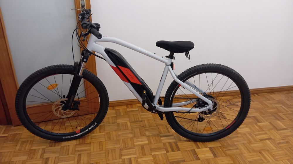 Bicicleta eletrica como nova