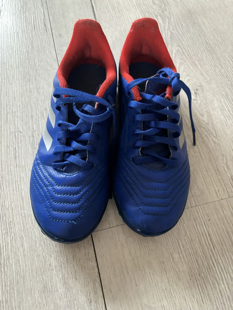 Turfy ADIDAS Predator r. 34 super stan