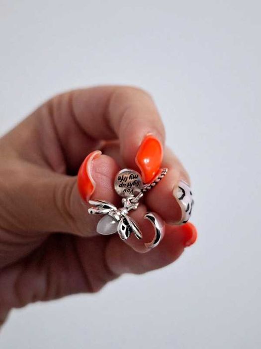 Charm's Zawieszka Świetlik świecący w ciemności