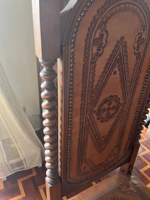 Mesa de refeição com cadeiras