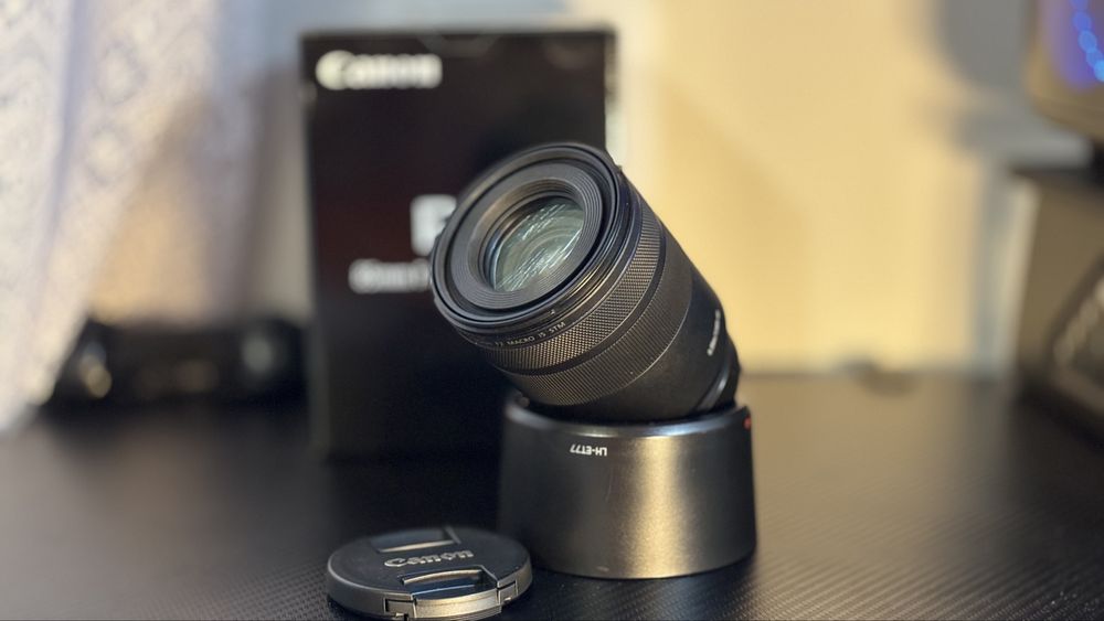 Canon RF 85mm f/2.0