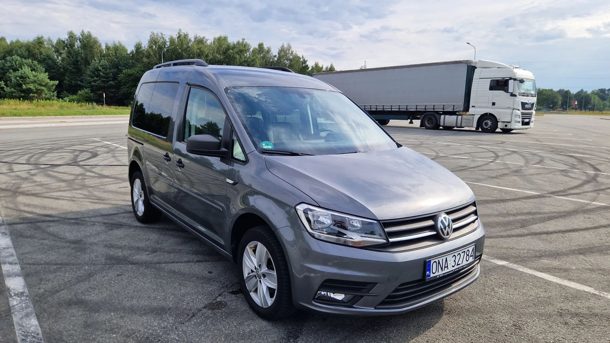 Volkswagen Caddy 7 osobowy, bezwypadkowy, serwis ASO