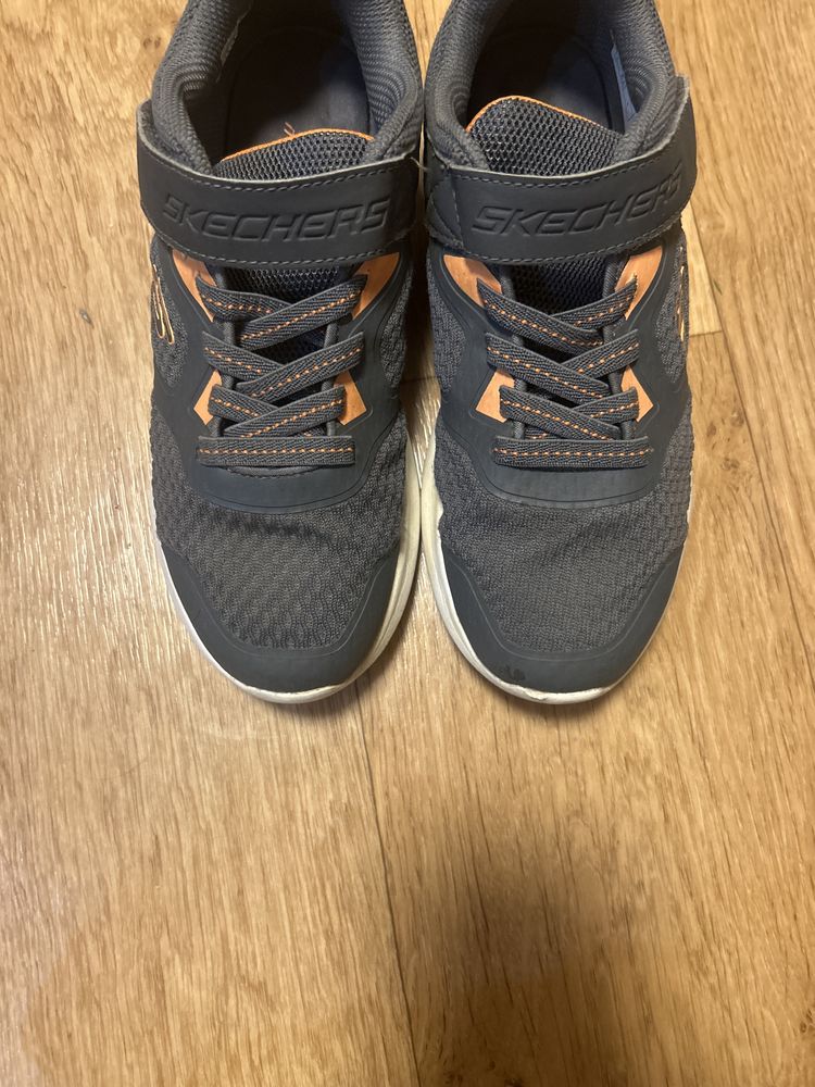 Кроссівки skechers, р. 37 ( 23,5 см)