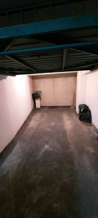 Alugo garagem em S. Vitor