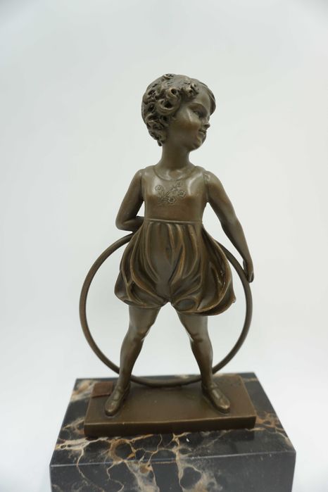 FIGURA Z BRĄZU dziewczynka z kołem tancerka baletnica