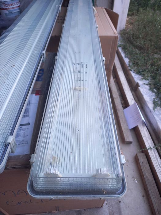 2 candieiros de teto em excelnte estado..