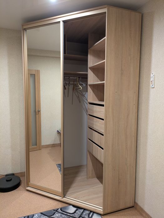 Шкаф-купе угловой 2.4х1.2х1.3