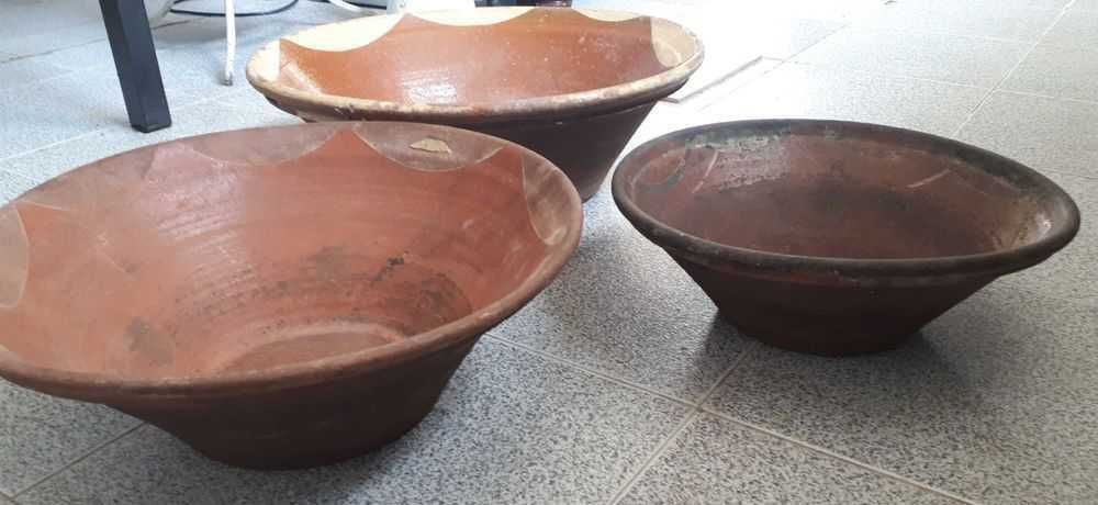 Alguidar de barro antigo - as 3 unidades por 15 euros