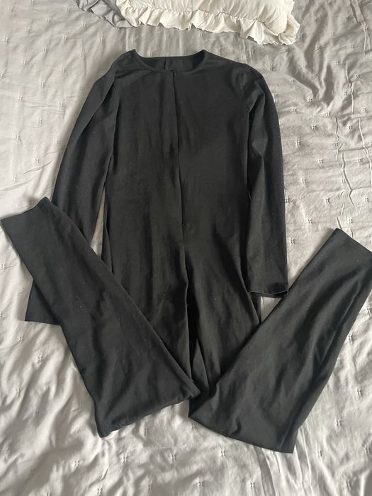 Czarny kombinezon damski jesienny