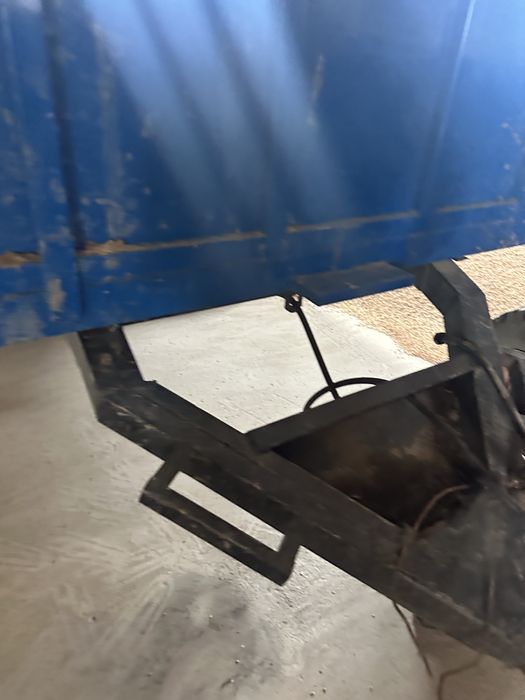 Прицеп до трактора хороший є багато чого іншого такош є і 2 осний