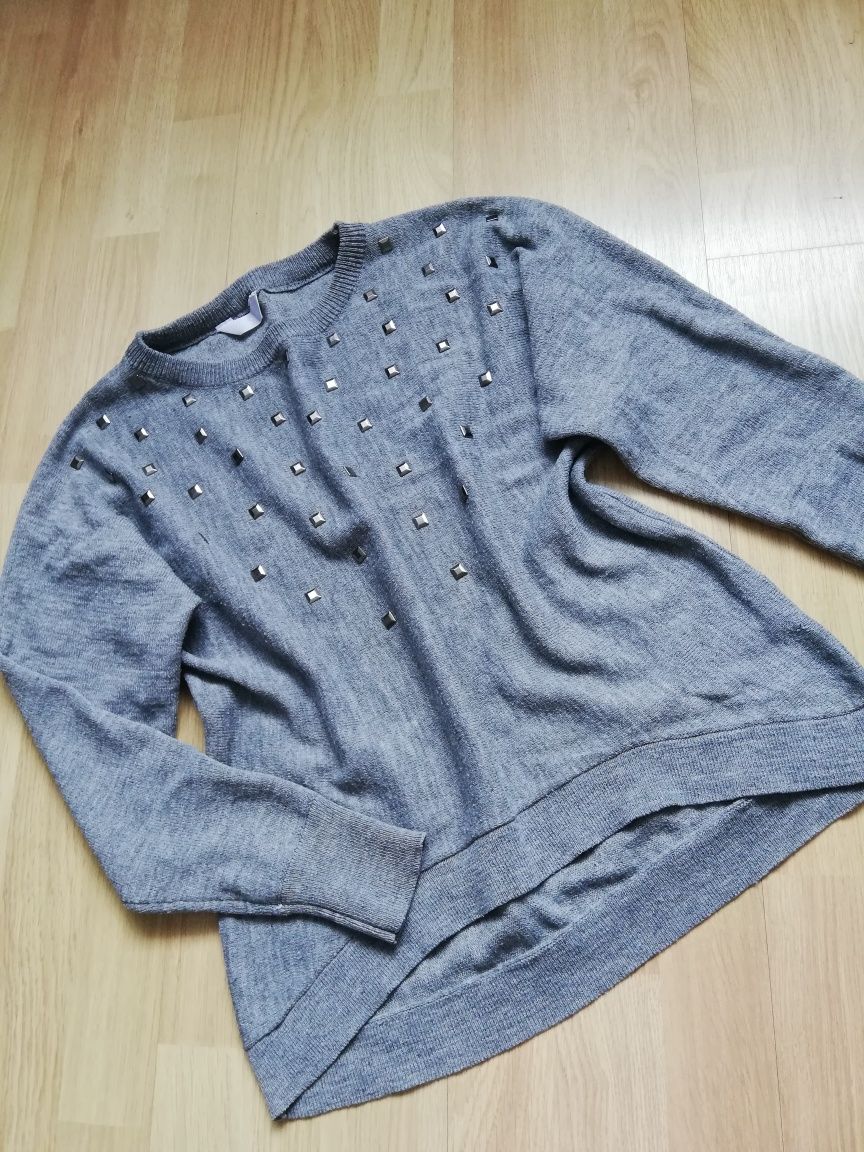 Szary sweter z dżetami sweterek asymetryczny akryl