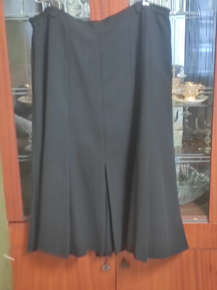 Продам спідницю .