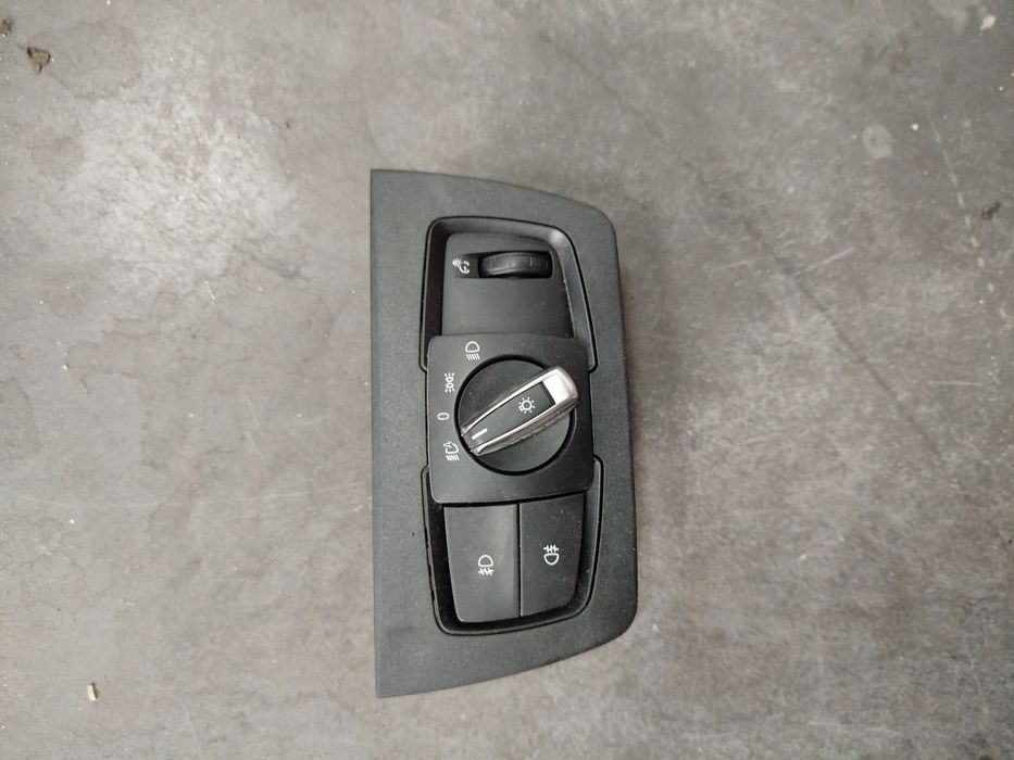 Vendo tampa da mala BMW f31