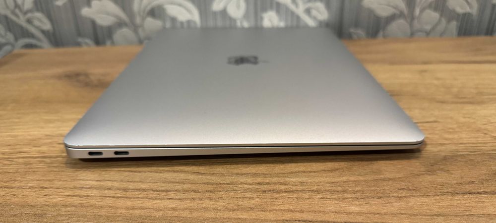  MacBook Air 13 2020 M1 8GB RAM 256GB SSD Silver АКБ 100%