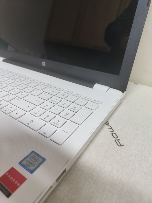 Computador portátil HP 15-bs011np