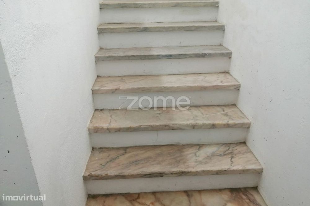 Armazém industrial, Reboleira, Zona Nobre