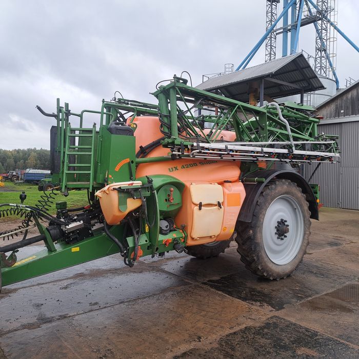 Opryskiwacz Amazone UX 4200 SUPER GPS