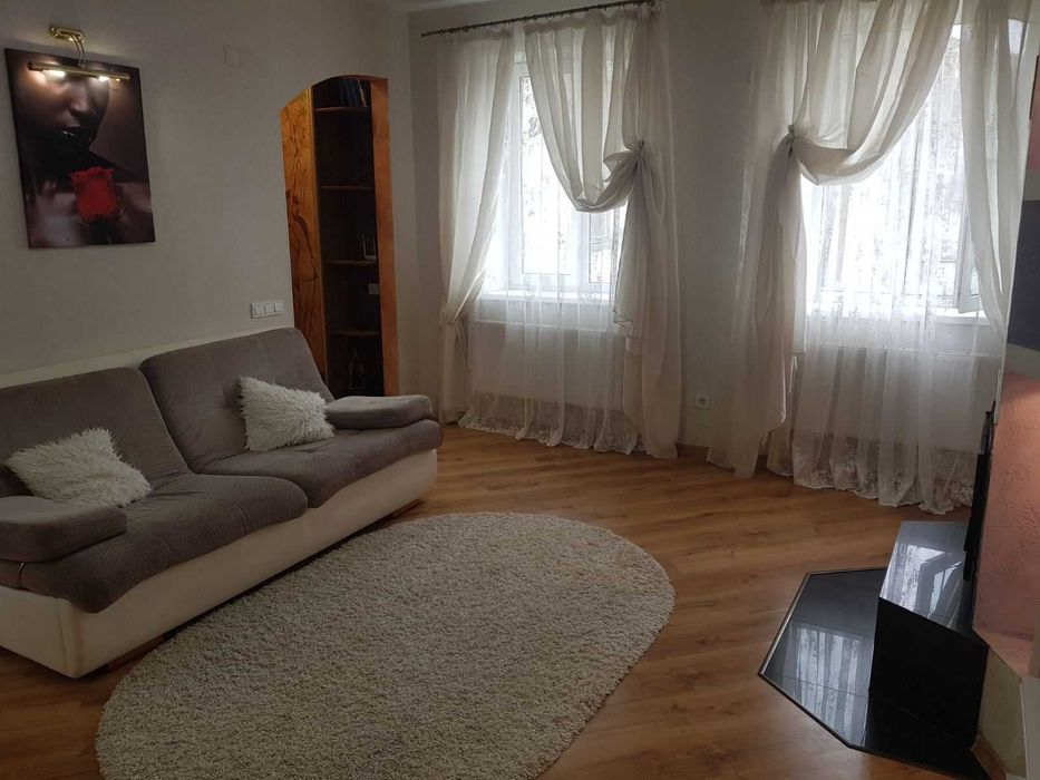 2-х кімнатна квартира , м. Кам'янка-Бузька,  ЦЕНТР