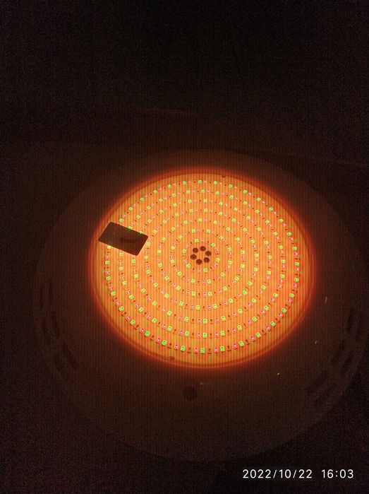 Lampa do basenu zmienne kolory