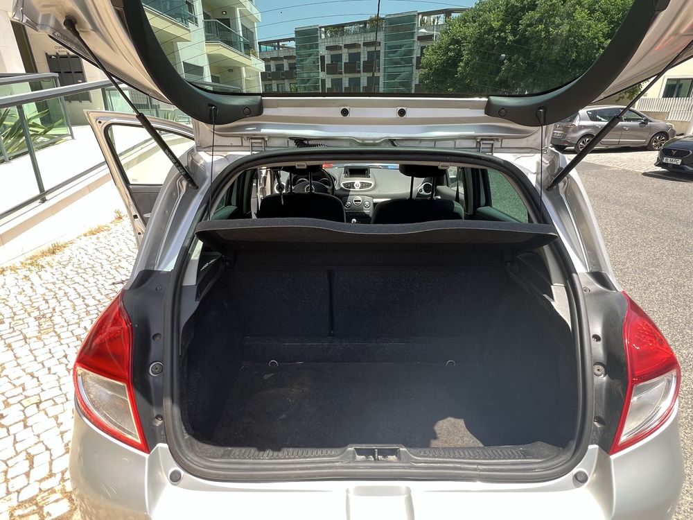 VENDE-SE RENAULT CLIO