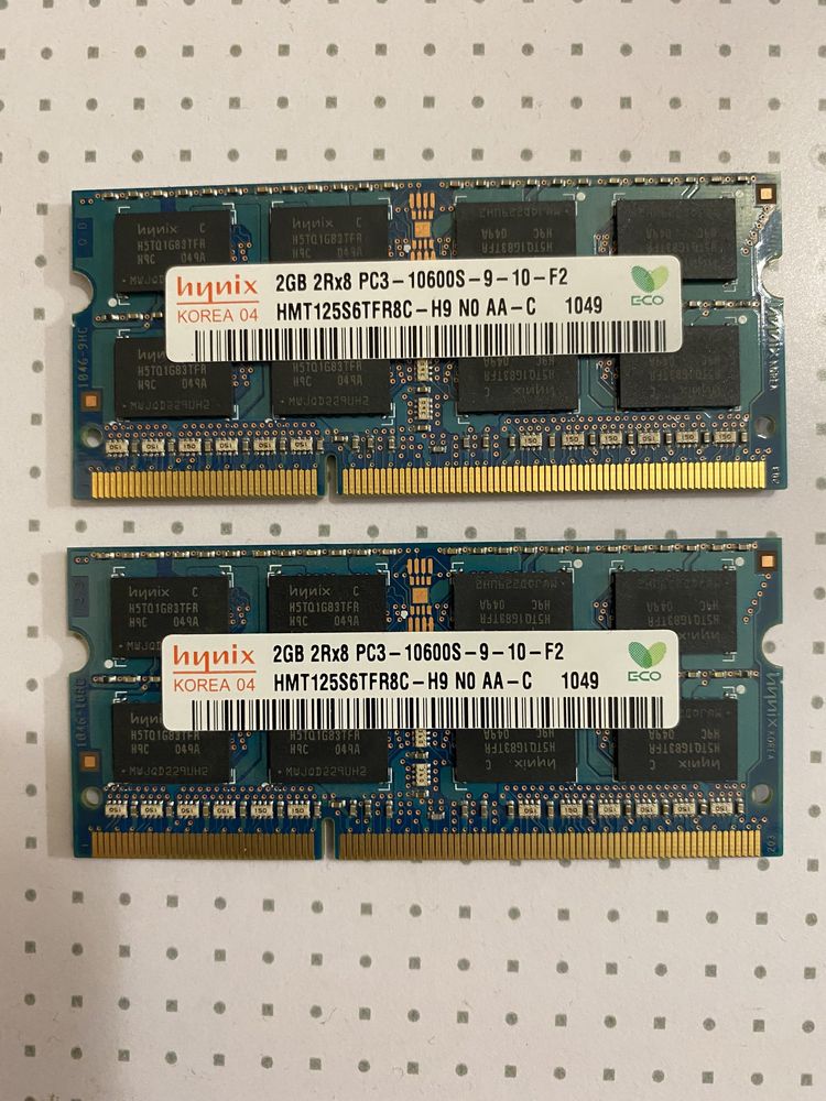 Оперативна пам'ять Hynix для ноутбука 2 Gb 2Rx8 PC3-10600 DDR3