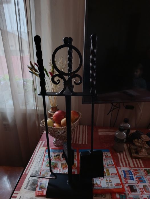 Камінний набір, прилади для каміна грубки та барбекю