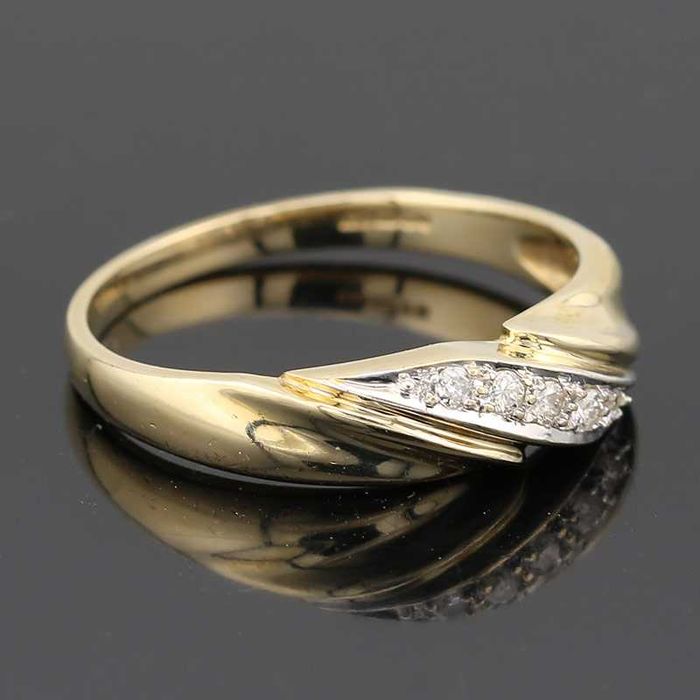 Złoty pierścionek z diamentami obrączka 9K