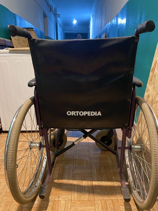 Инвалидная коляска в хорошем состоянии